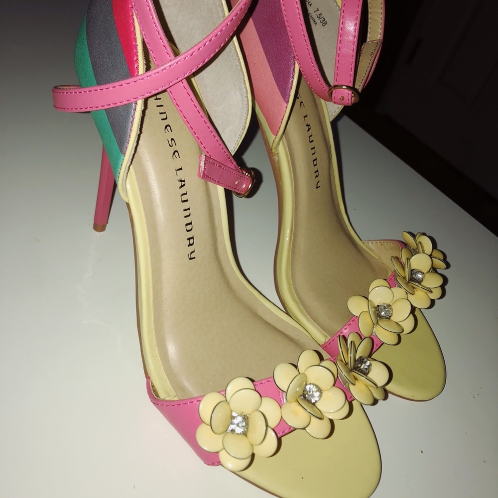 heels by Chinese Laundry